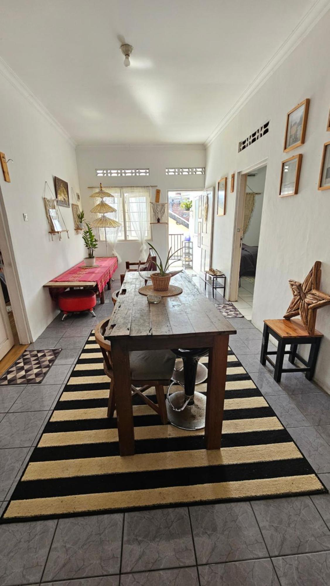 Oke Baik Hostel Yogyakarta Exterior photo