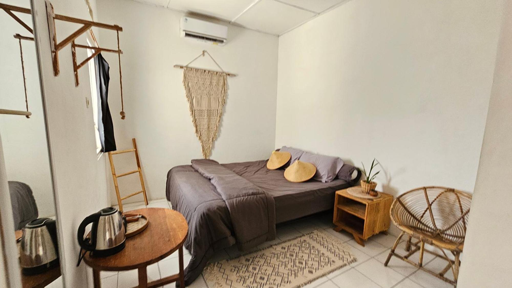 Oke Baik Hostel Yogyakarta Exterior photo