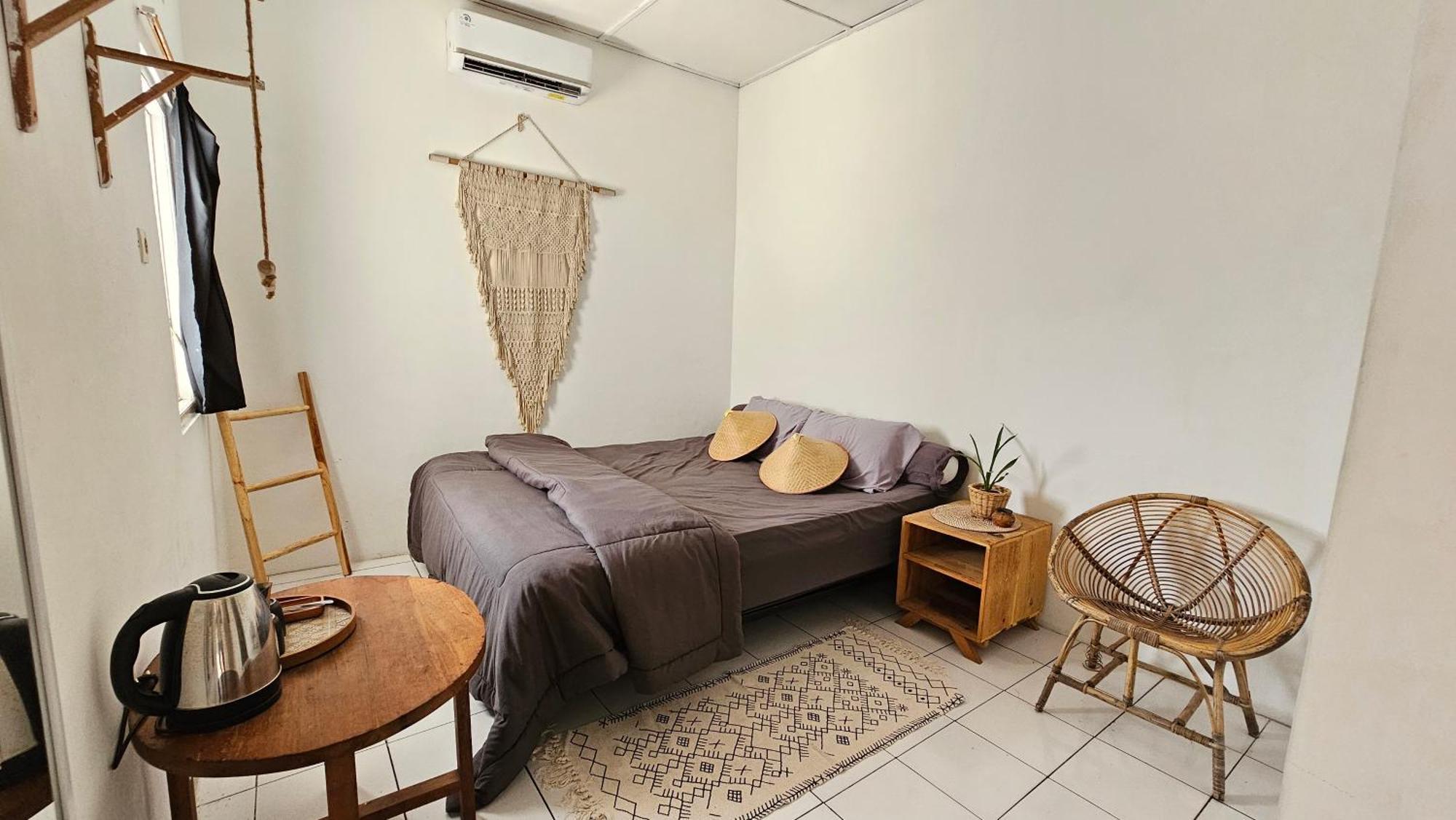 Oke Baik Hostel Yogyakarta Exterior photo
