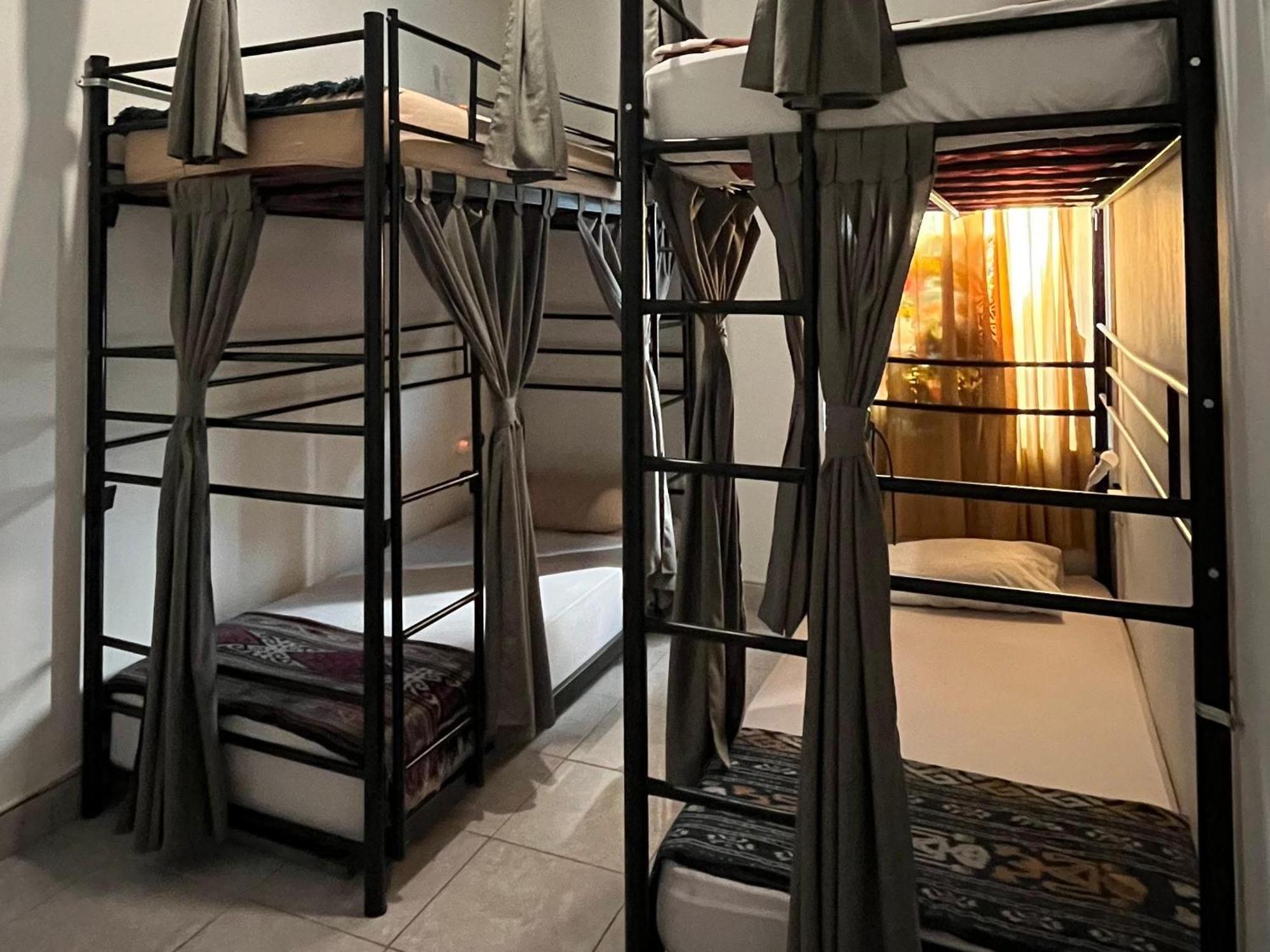 Oke Baik Hostel Yogyakarta Exterior photo